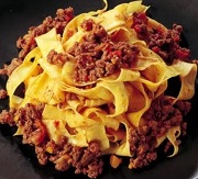 Gustose tagliatelle al ragù di Daino